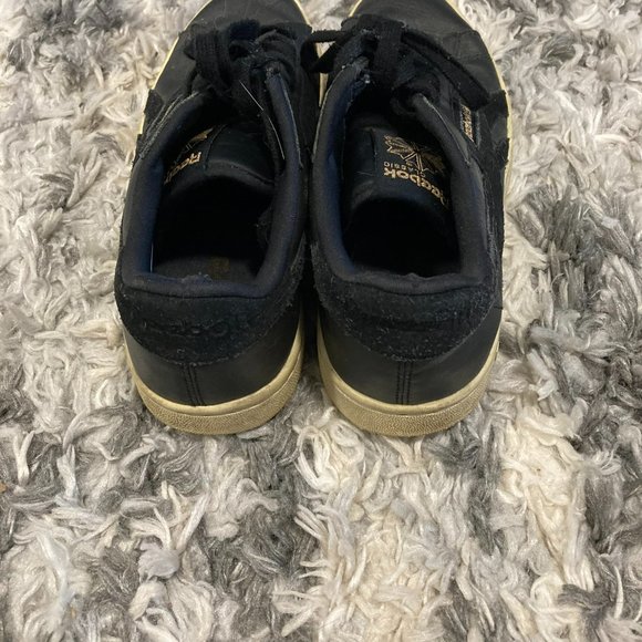 Size 8 Leather Reeboks - Picture 4 of 5